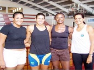 Basquete feminino de Ourinhos apresenta novas jogadoras e volta aos treinos